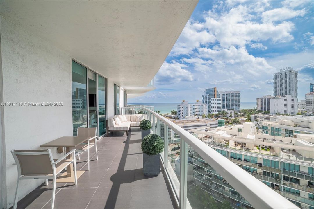 Active With Contract: $5,700 (2 beds, 2 baths, 952 Square Feet)