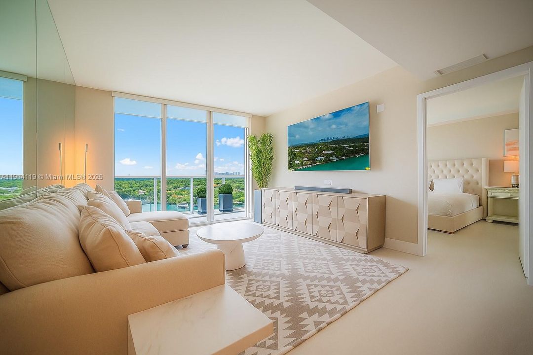 Active With Contract: $5,700 (2 beds, 2 baths, 952 Square Feet)