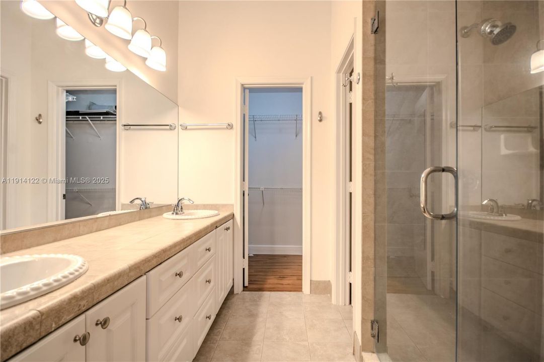 En Venta: $395,000 (2 camas, 2 baños, 1266 Pies cuadrados)