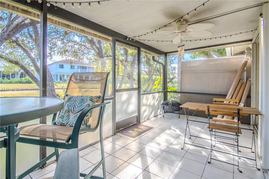 En Venta: $395,000 (2 camas, 2 baños, 1266 Pies cuadrados)