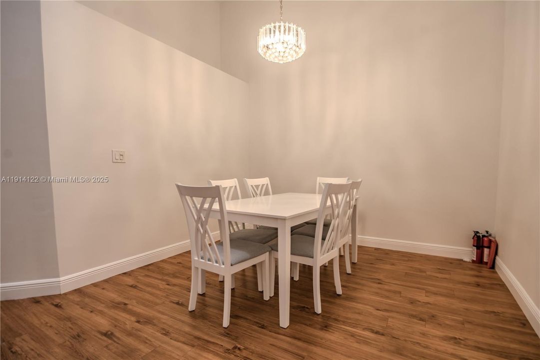 En Venta: $395,000 (2 camas, 2 baños, 1266 Pies cuadrados)