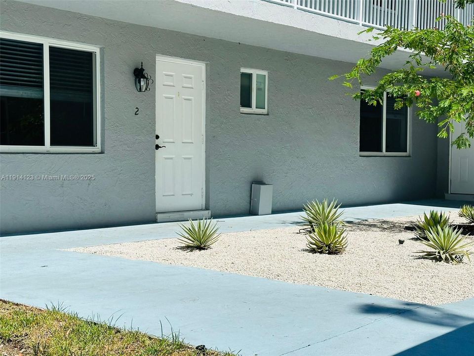 出租: $2,350 (2 贝兹, 2 浴室, 870 平方英尺)