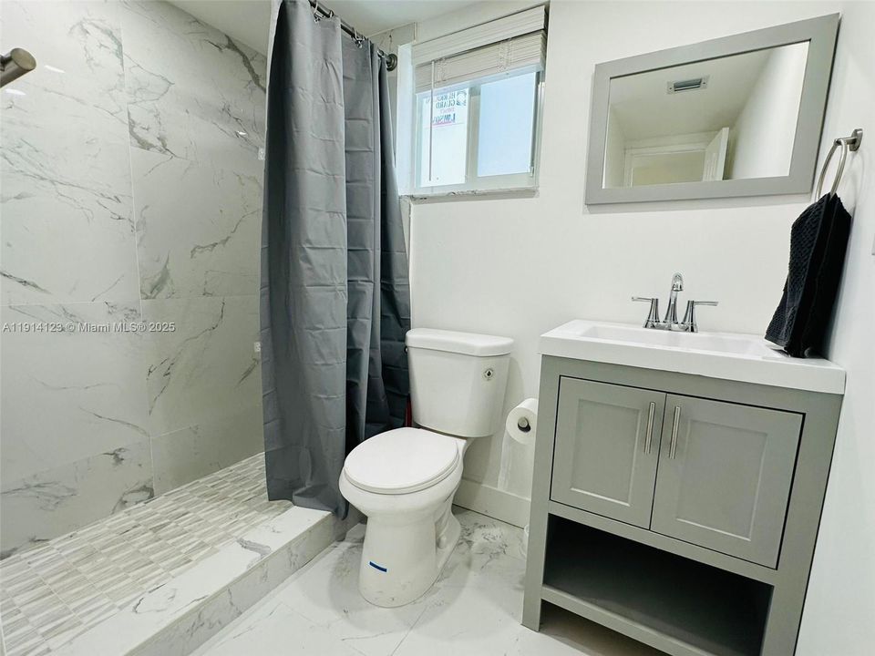 出租: $2,350 (2 贝兹, 2 浴室, 870 平方英尺)