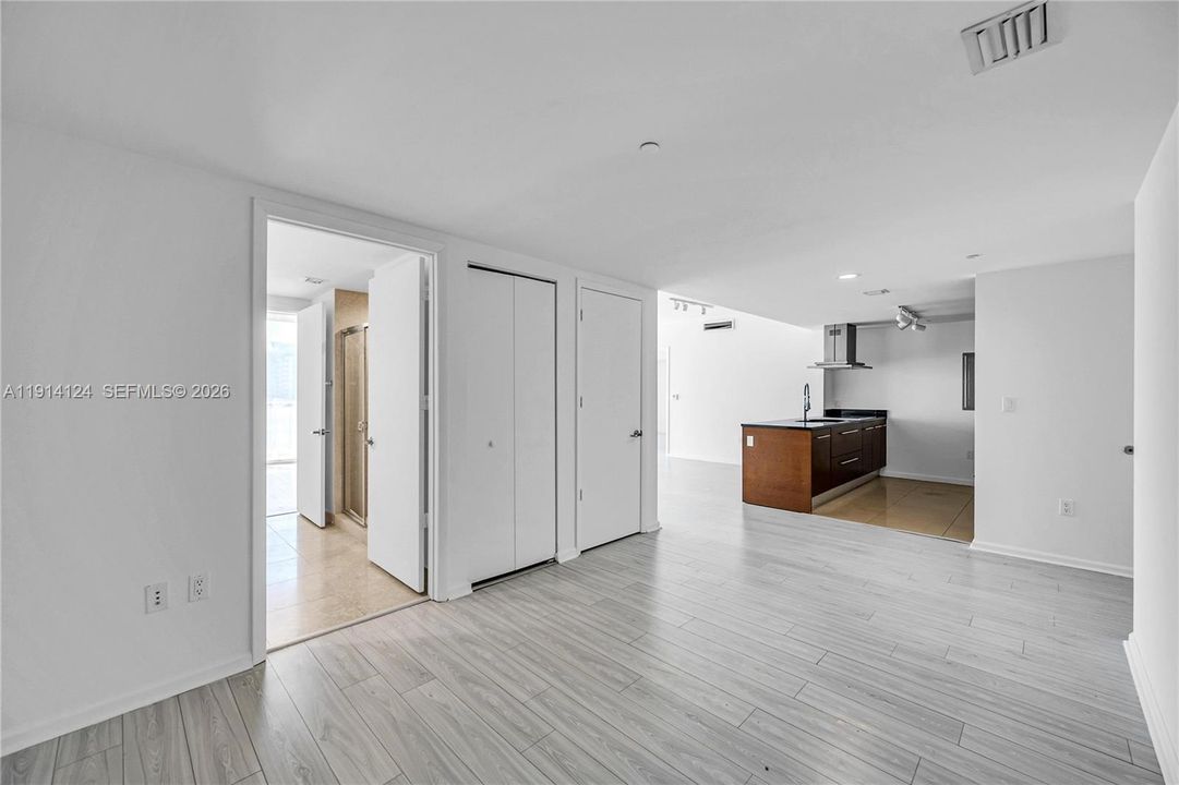 For Sale: $1,199,000 (2 beds, 2 baths, 1518 Square Feet)