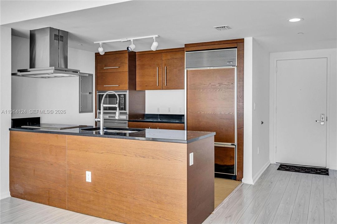 For Sale: $1,199,000 (2 beds, 2 baths, 1518 Square Feet)