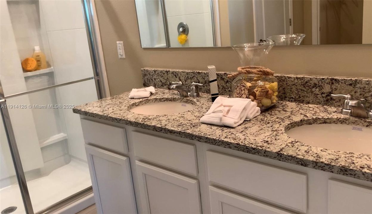 For Sale: $380,000 (4 beds, 2 baths, 1800 Square Feet)