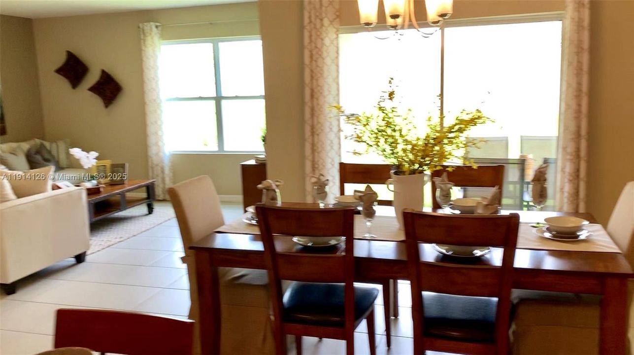 For Sale: $380,000 (4 beds, 2 baths, 1800 Square Feet)