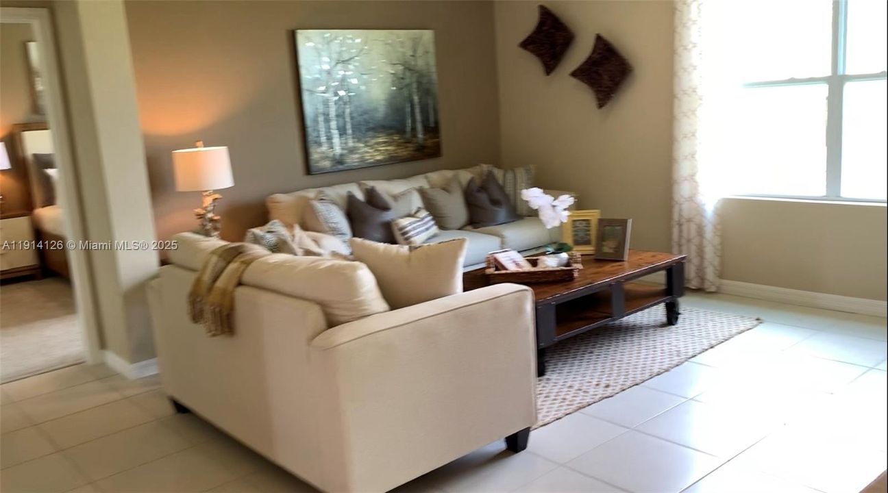 For Sale: $380,000 (4 beds, 2 baths, 1800 Square Feet)