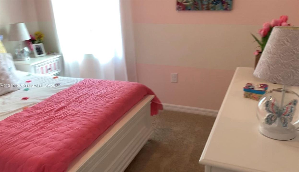 For Sale: $380,000 (4 beds, 2 baths, 1800 Square Feet)