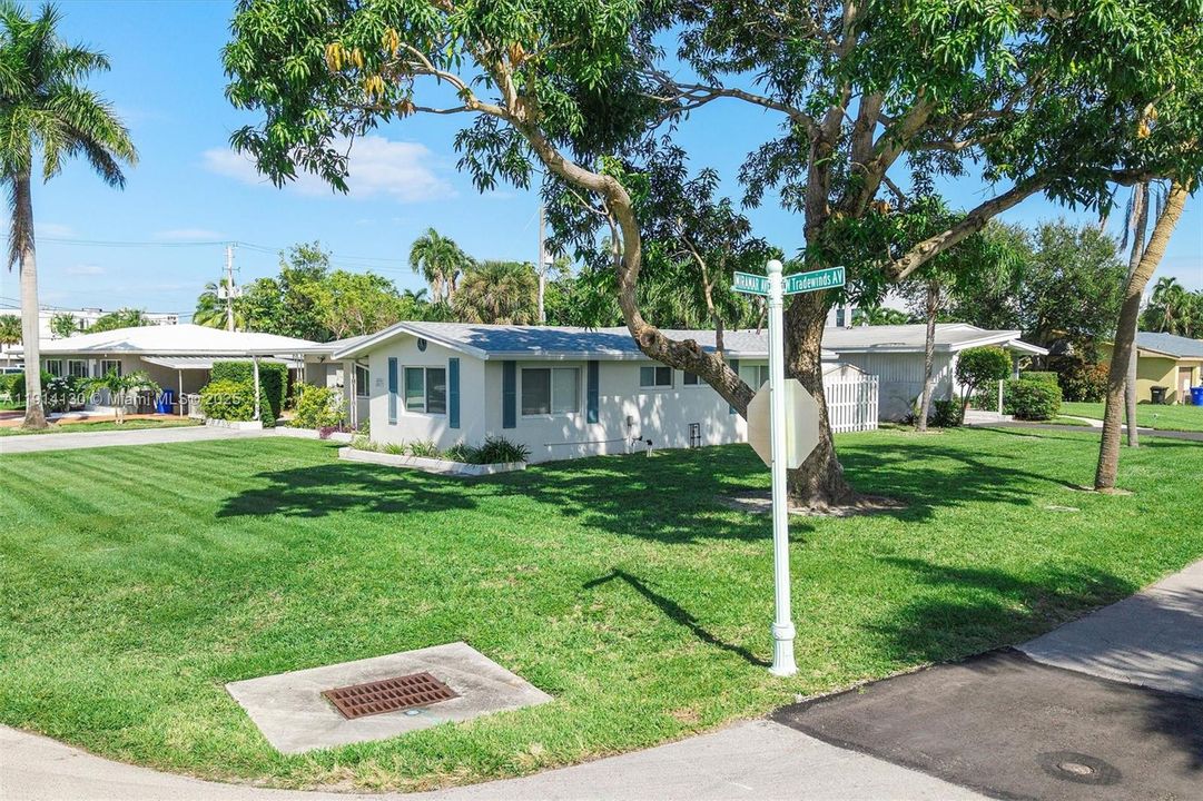 待售: $1,150,000 (2 贝兹, 2 浴室, 1204 平方英尺)