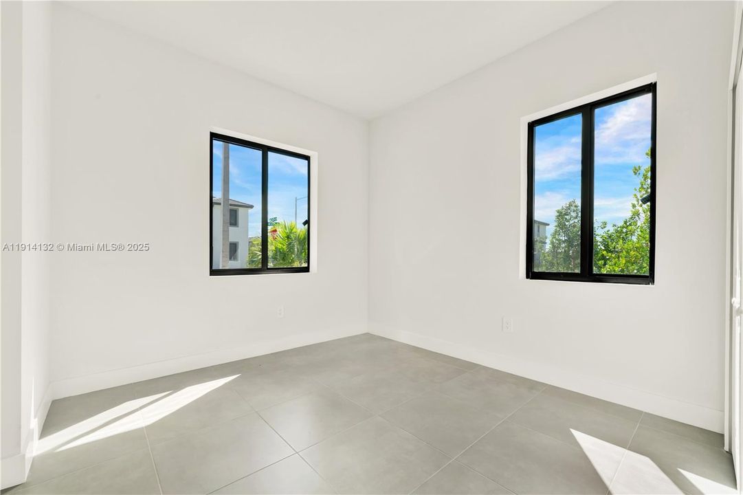 For Rent: $3,000 (4 beds, 3 baths, 1760 Square Feet)