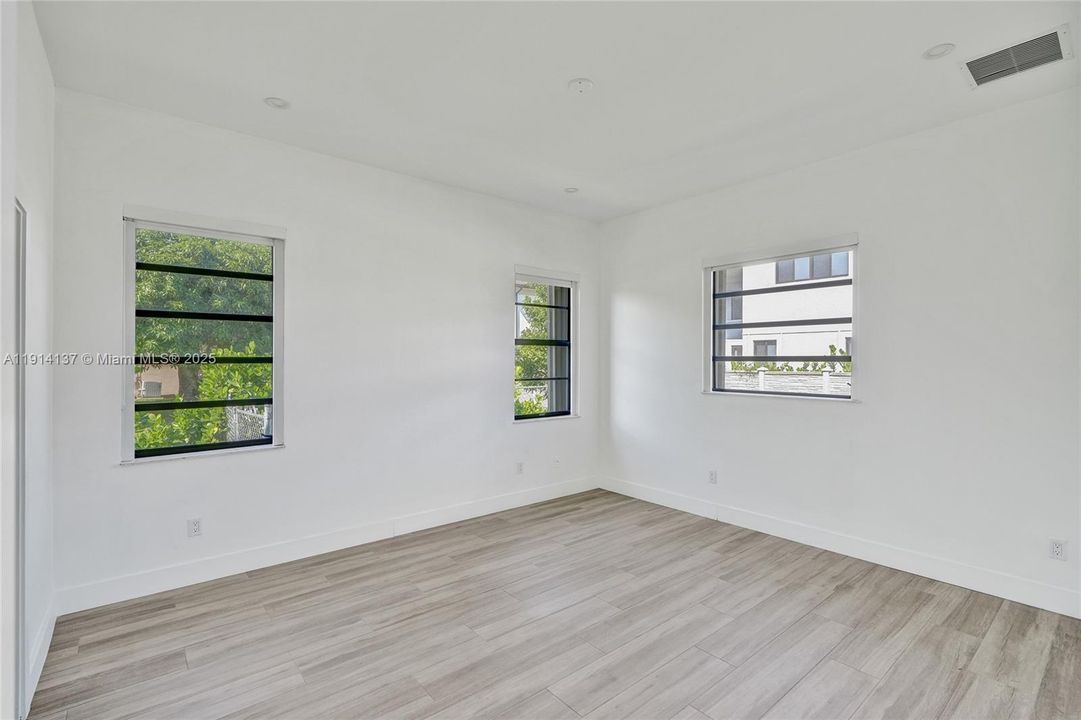 待售: $1,595,000 (0 贝兹, 0 浴室, 2672 平方英尺)