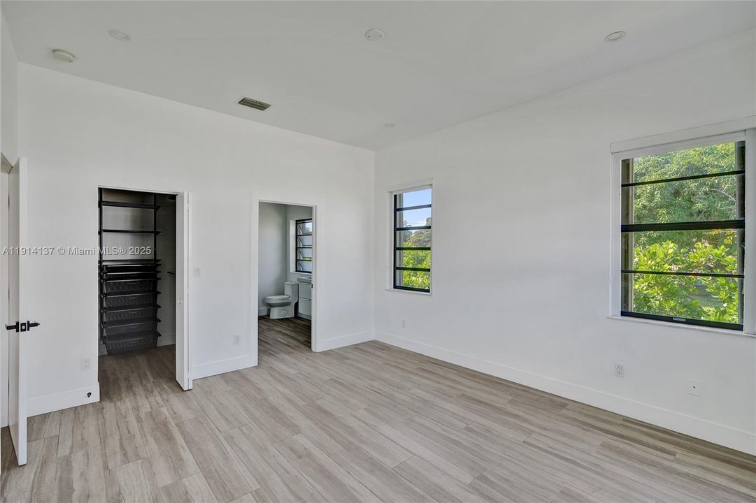 待售: $1,595,000 (0 贝兹, 0 浴室, 2672 平方英尺)