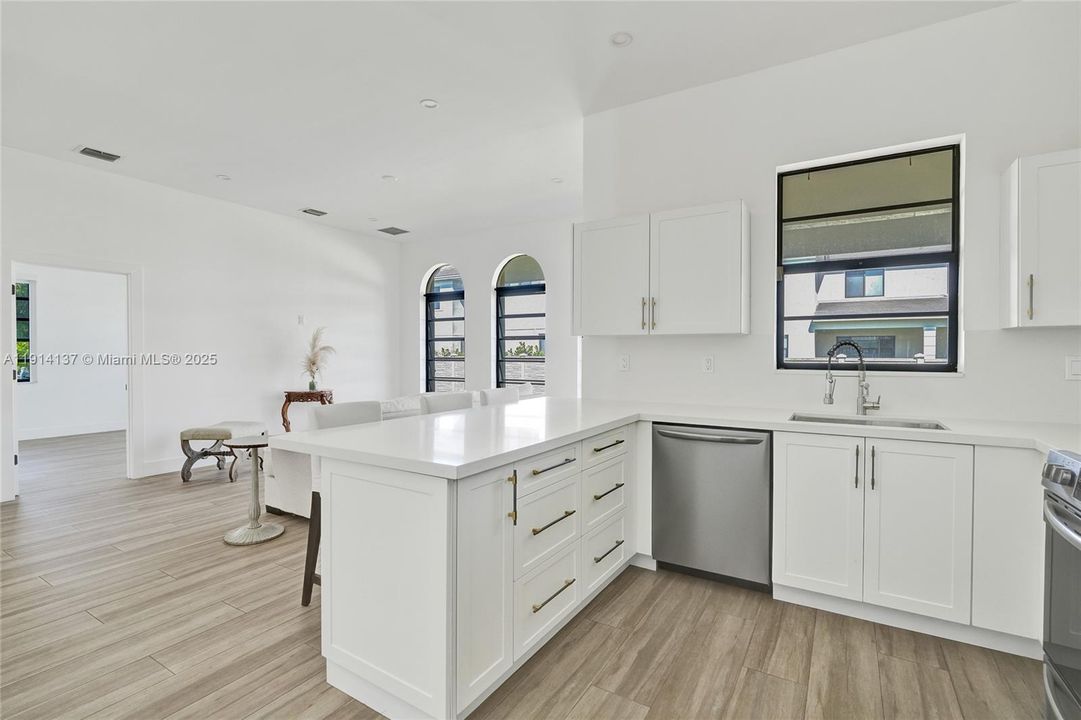 待售: $1,595,000 (0 贝兹, 0 浴室, 2672 平方英尺)