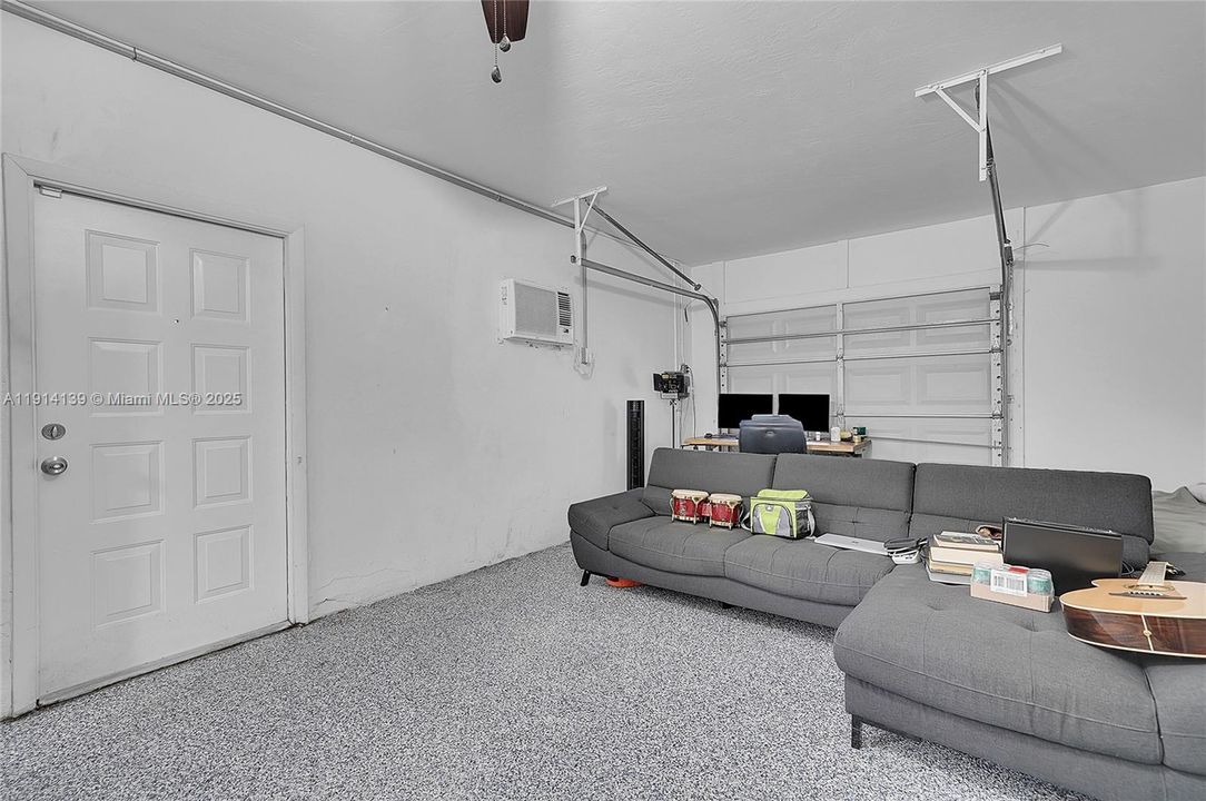 For Sale: $499,000 (3 beds, 2 baths, 1416 Square Feet)