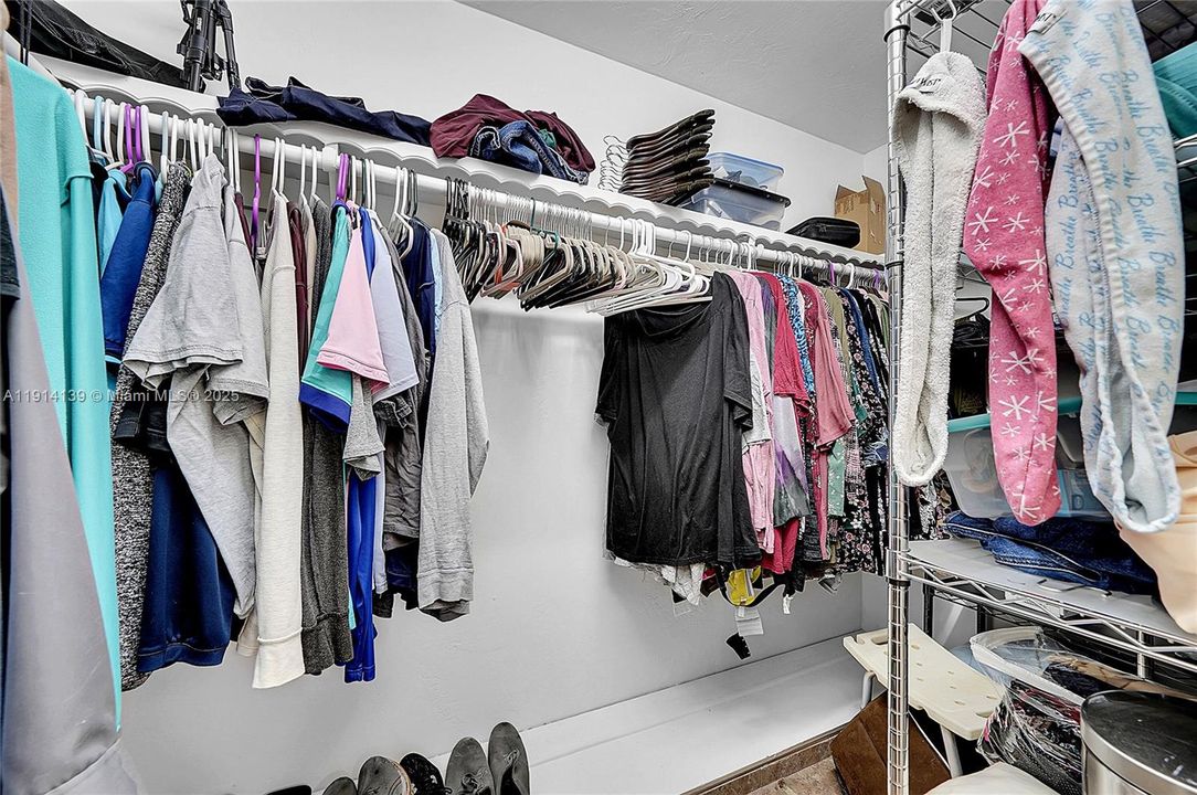 For Sale: $499,000 (3 beds, 2 baths, 1416 Square Feet)