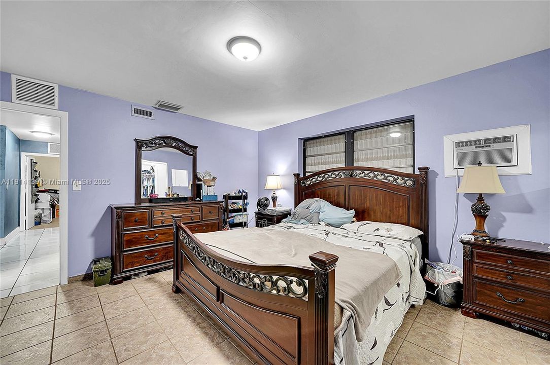 For Sale: $499,000 (3 beds, 2 baths, 1416 Square Feet)