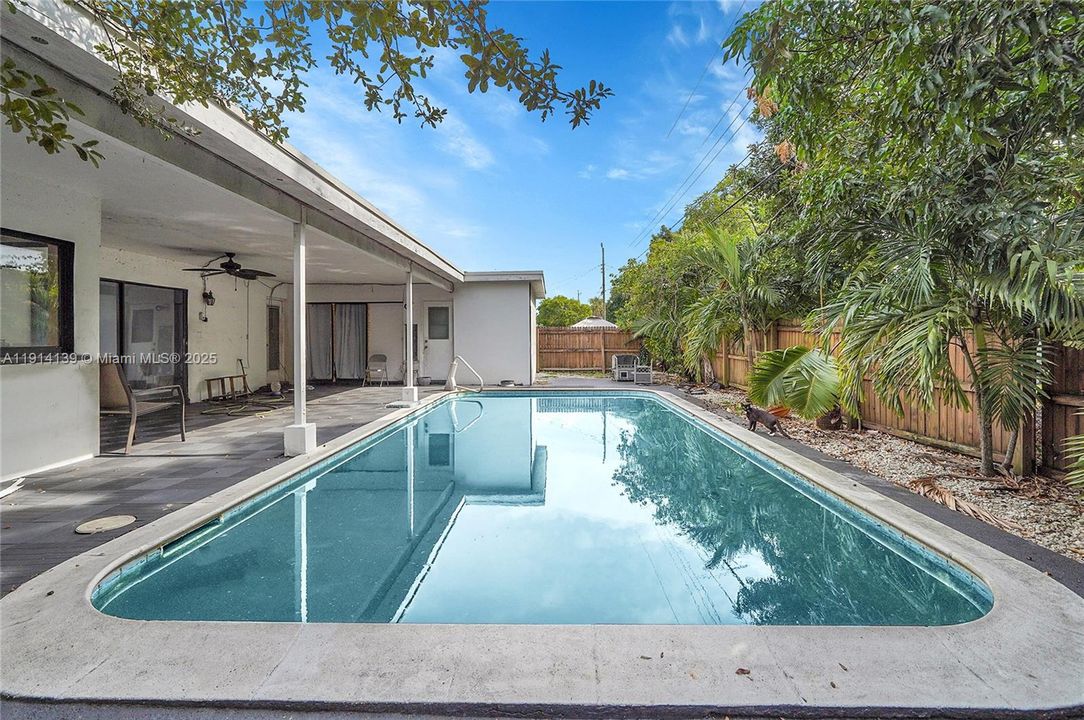 For Sale: $499,000 (3 beds, 2 baths, 1416 Square Feet)