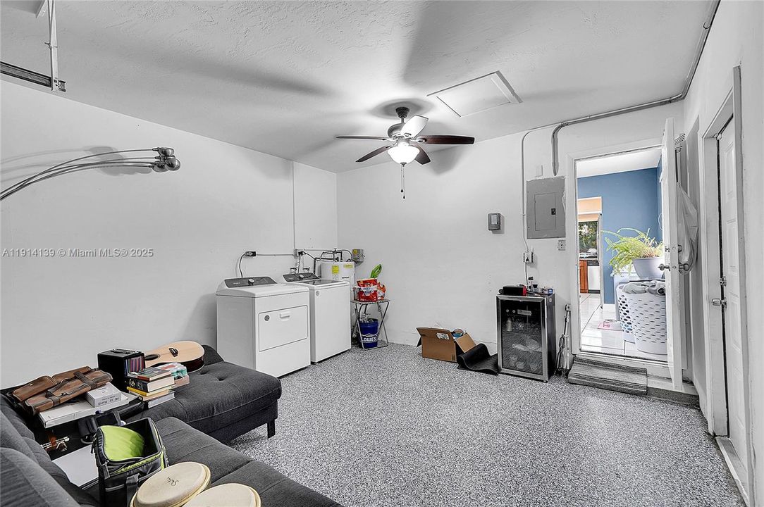 For Sale: $499,000 (3 beds, 2 baths, 1416 Square Feet)