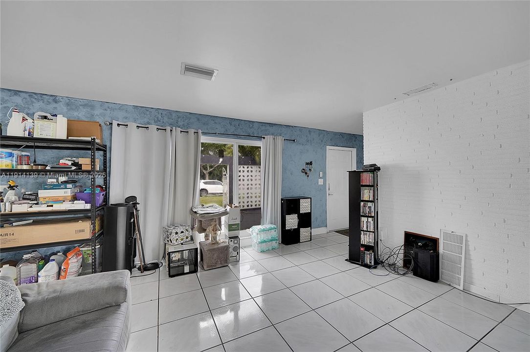 For Sale: $499,000 (3 beds, 2 baths, 1416 Square Feet)