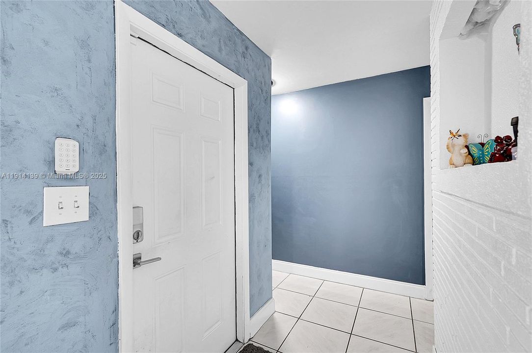 For Sale: $499,000 (3 beds, 2 baths, 1416 Square Feet)