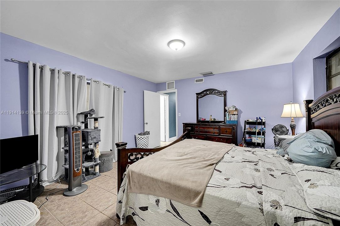 For Sale: $499,000 (3 beds, 2 baths, 1416 Square Feet)