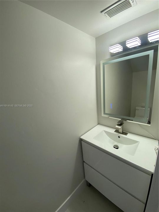 Недавно арендовано: $2,500 (2 спален, 2 ванн, 1160 Квадратных фут)