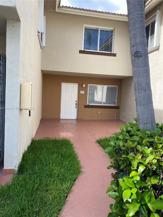 Недавно арендовано: $2,500 (2 спален, 2 ванн, 1160 Квадратных фут)