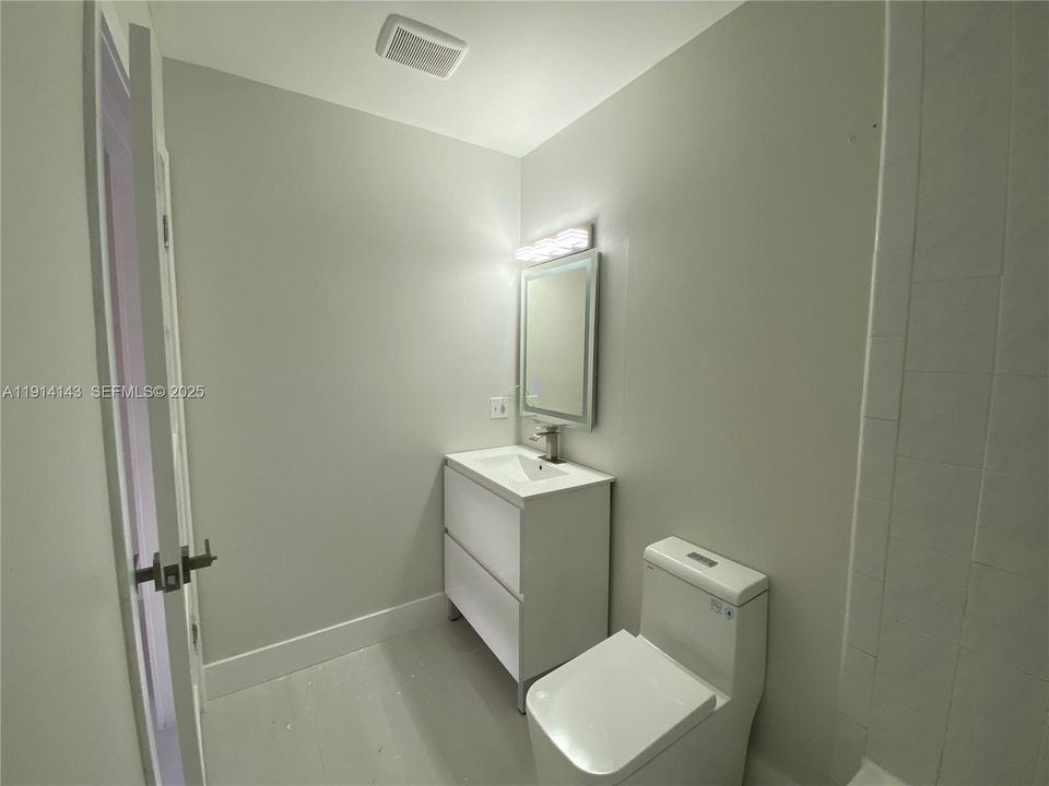 Недавно арендовано: $2,500 (2 спален, 2 ванн, 1160 Квадратных фут)