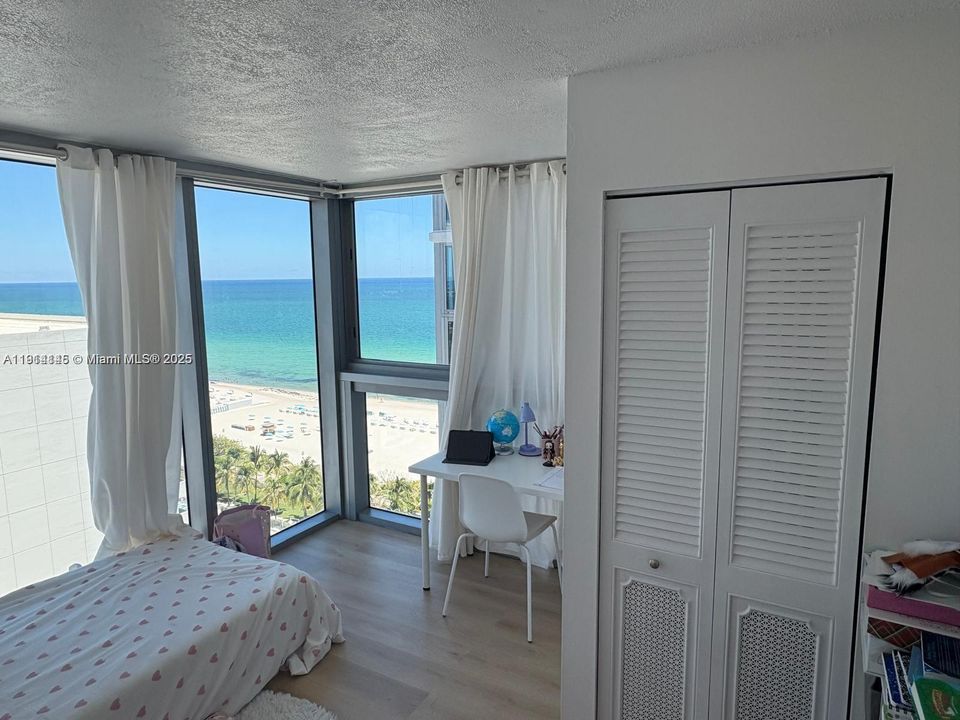 合同活跃: $3,950 (2 贝兹, 1 浴室, 1122 平方英尺)