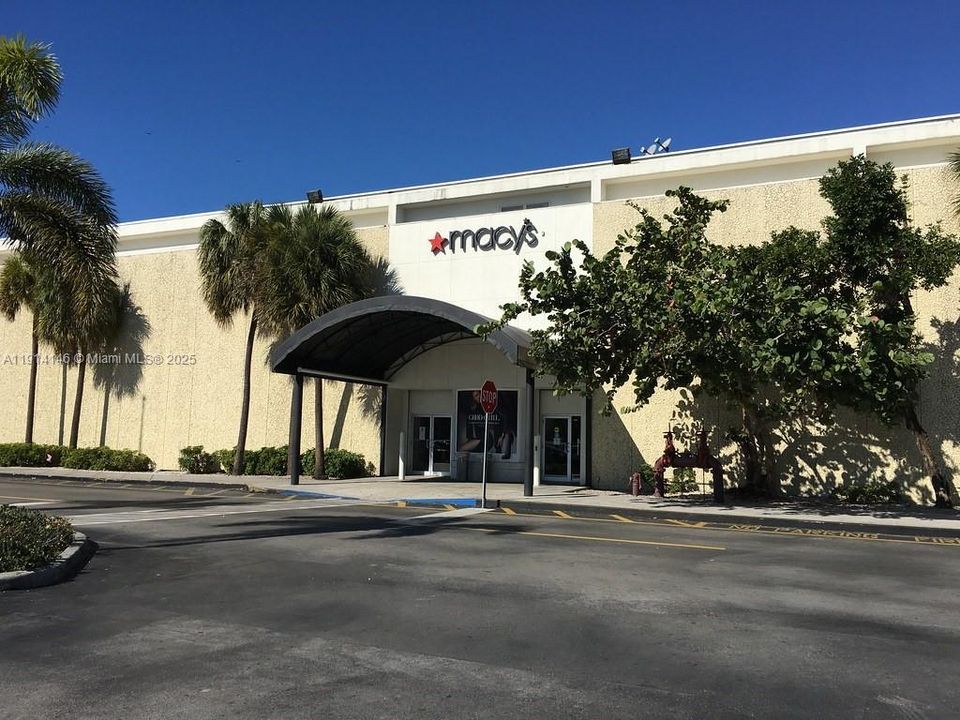 Под контрактом: $3,500 (3 спален, 2 ванн, 1182 Квадратных фут)