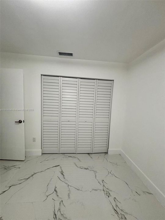 Под контрактом: $3,500 (3 спален, 2 ванн, 1182 Квадратных фут)