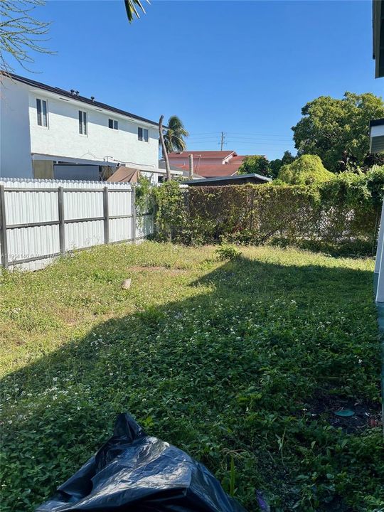 Под контрактом: $3,500 (3 спален, 2 ванн, 1182 Квадратных фут)