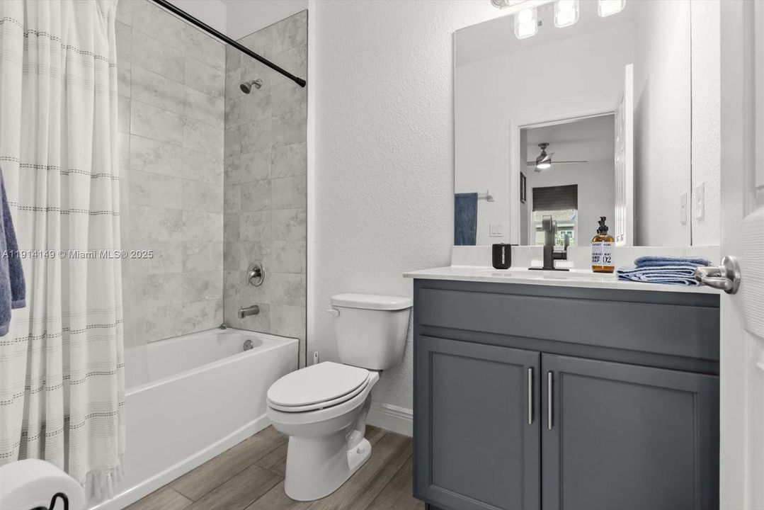 En Venta: $319,999 (3 camas, 2 baños, 1354 Pies cuadrados)