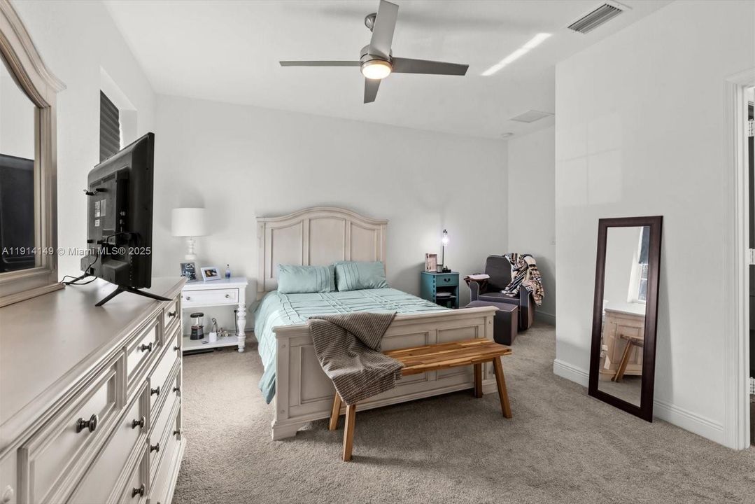 En Venta: $319,999 (3 camas, 2 baños, 1354 Pies cuadrados)