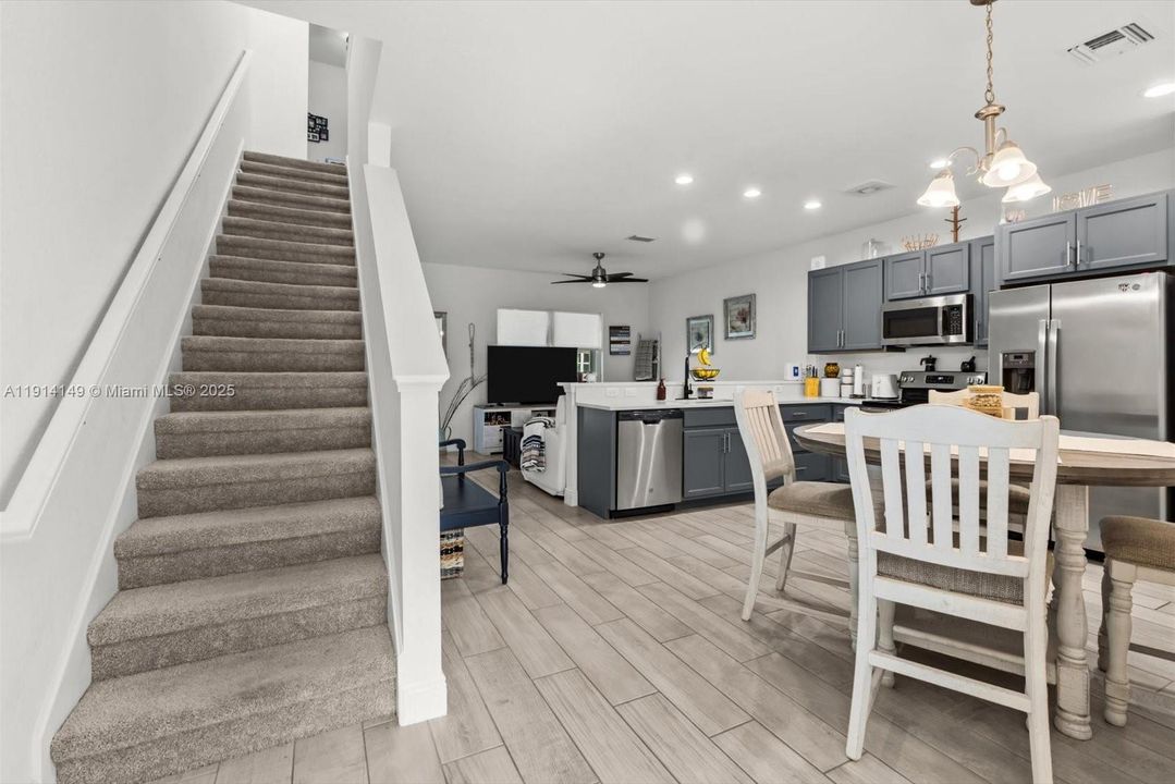 En Venta: $319,999 (3 camas, 2 baños, 1354 Pies cuadrados)