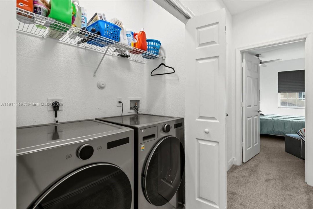 En Venta: $319,999 (3 camas, 2 baños, 1354 Pies cuadrados)