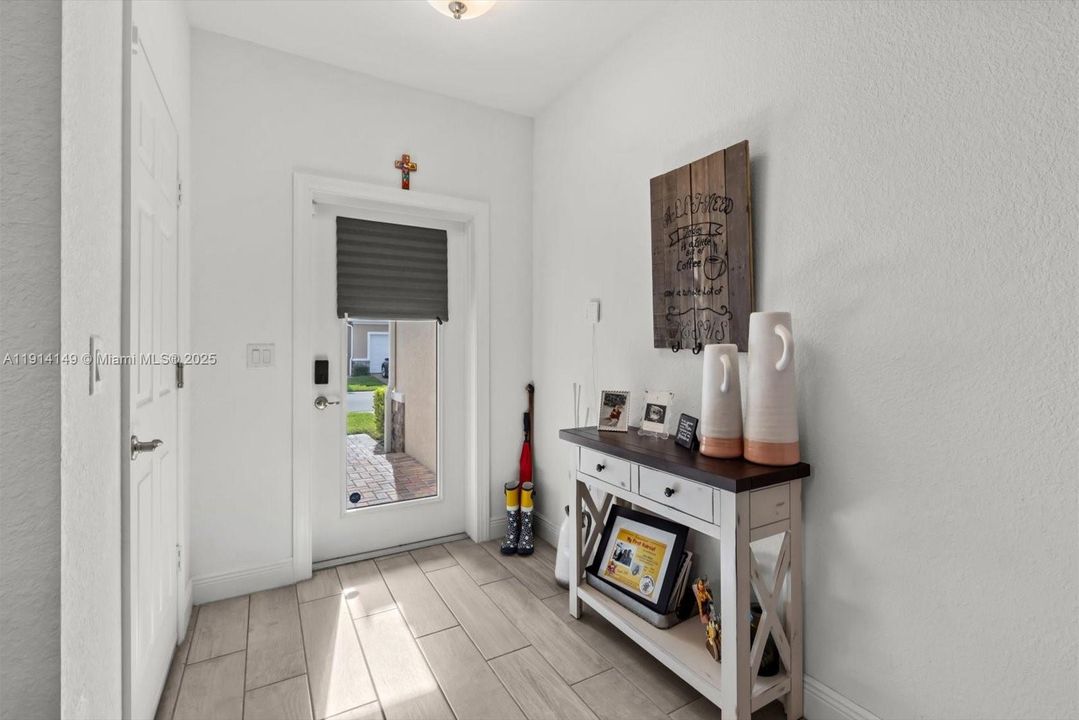 En Venta: $319,999 (3 camas, 2 baños, 1354 Pies cuadrados)