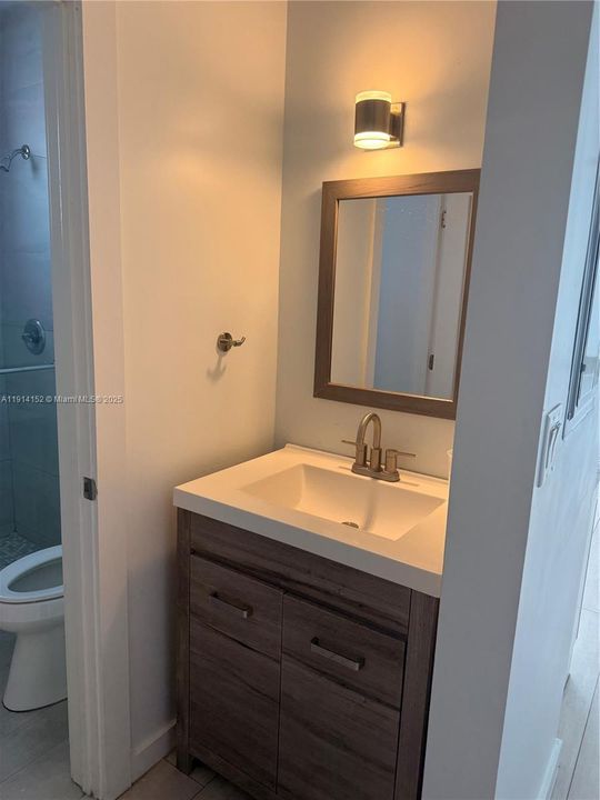 В аренду: $2,600 (2 спален, 1 ванн, 900 Квадратных фут)