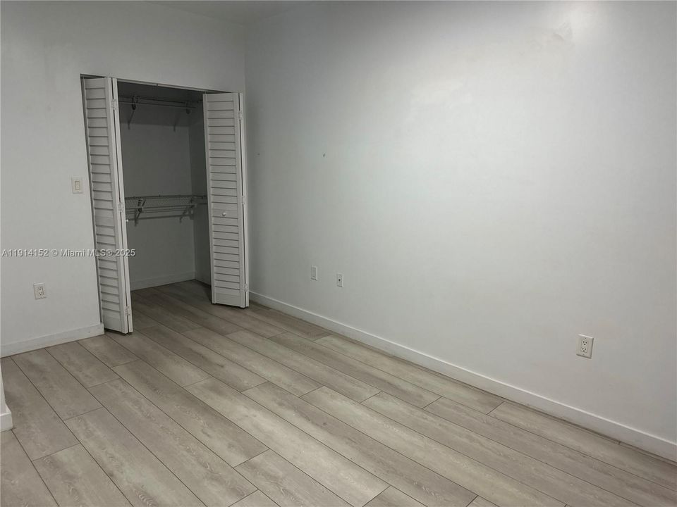 В аренду: $2,600 (2 спален, 1 ванн, 900 Квадратных фут)