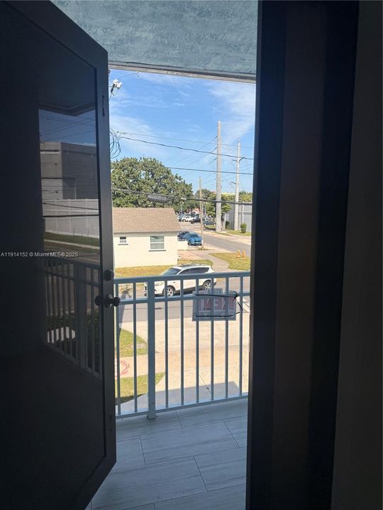 В аренду: $2,600 (2 спален, 1 ванн, 900 Квадратных фут)