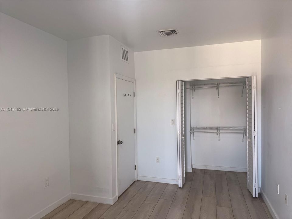 В аренду: $2,600 (2 спален, 1 ванн, 900 Квадратных фут)