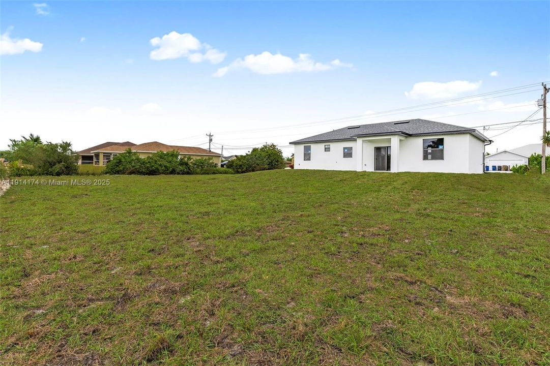 For Sale: $289,900 (3 beds, 2 baths, 1144 Square Feet)