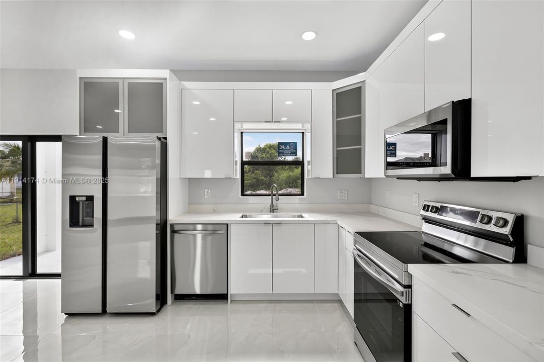 For Sale: $289,900 (3 beds, 2 baths, 1144 Square Feet)