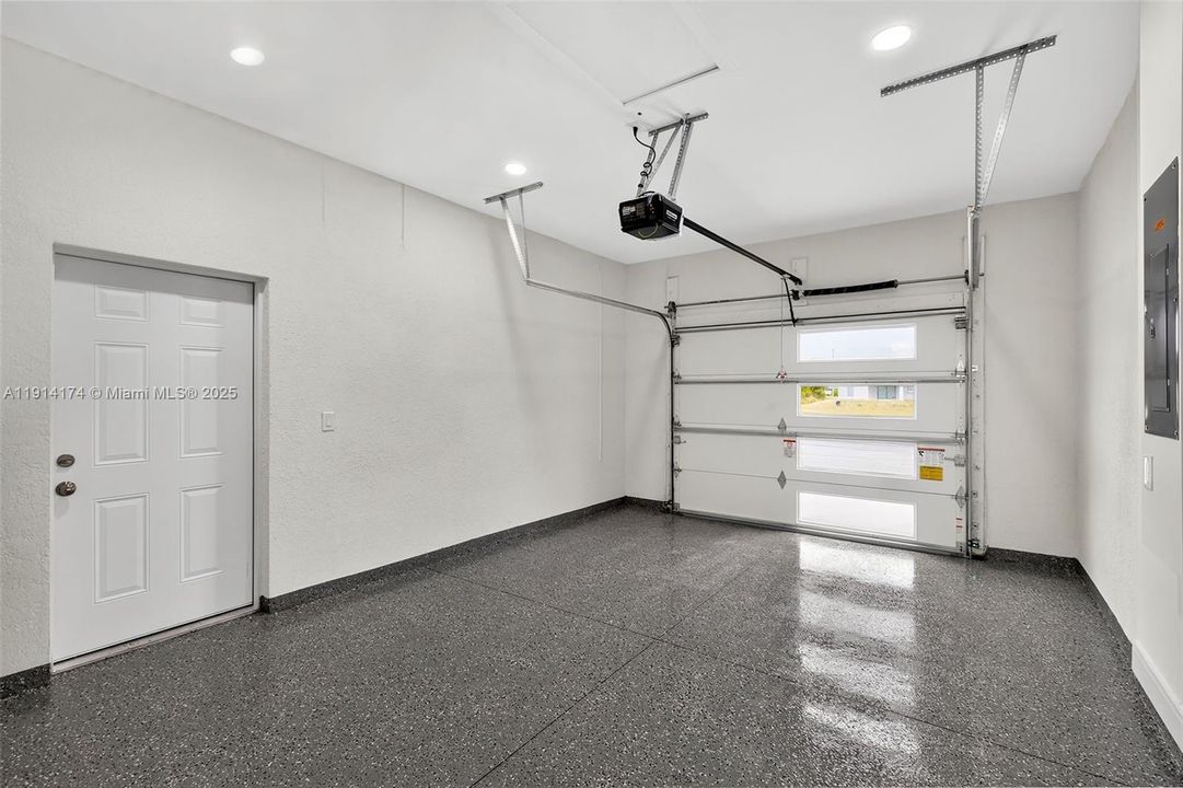 For Sale: $289,900 (3 beds, 2 baths, 1144 Square Feet)