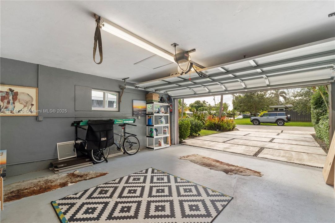 待售: $1,099,999 (3 贝兹, 2 浴室, 1906 平方英尺)