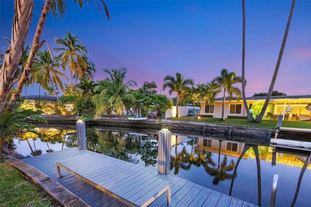 待售: $1,099,999 (3 贝兹, 2 浴室, 1906 平方英尺)