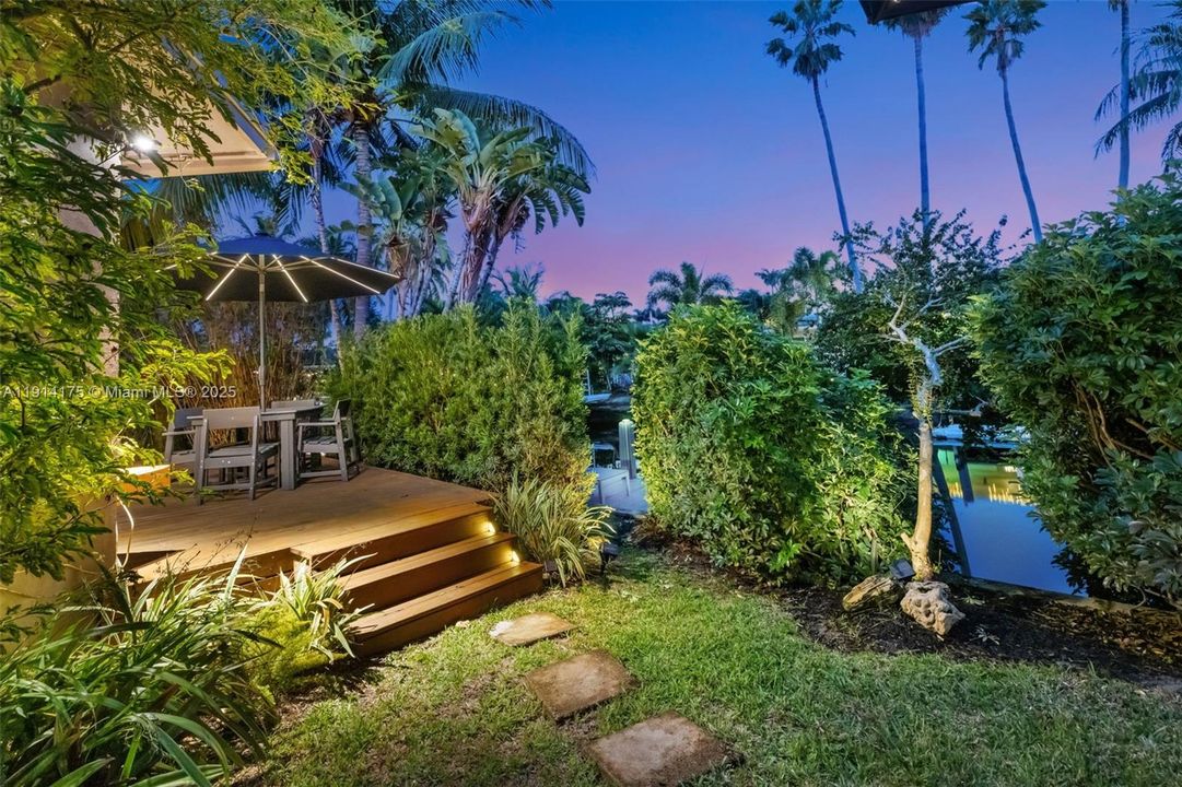 待售: $1,099,999 (3 贝兹, 2 浴室, 1906 平方英尺)