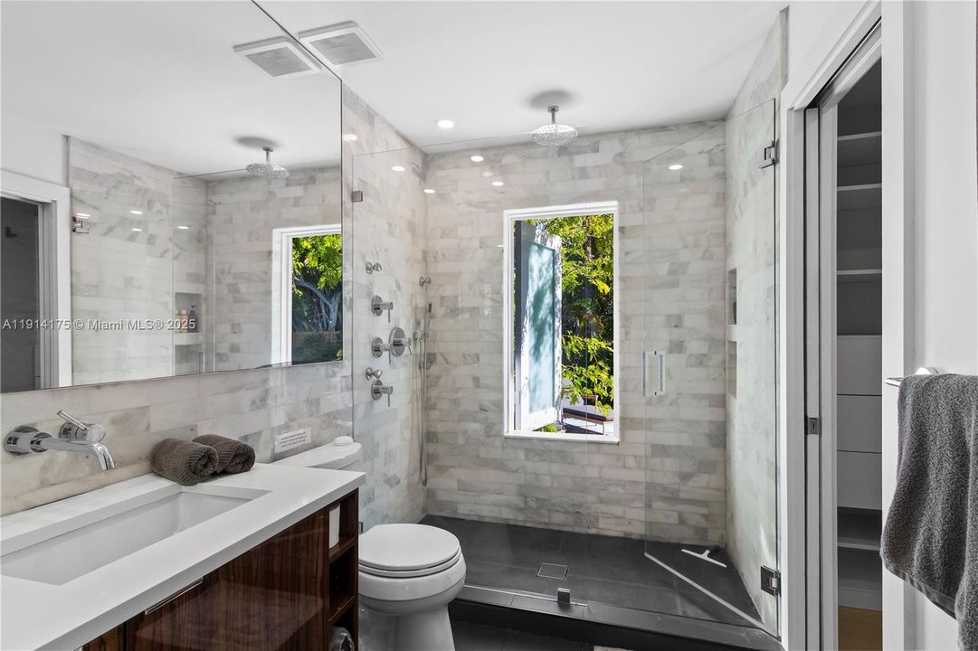 待售: $1,099,999 (3 贝兹, 2 浴室, 1906 平方英尺)