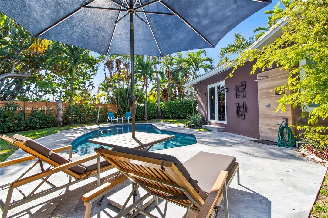 待售: $1,099,999 (3 贝兹, 2 浴室, 1906 平方英尺)